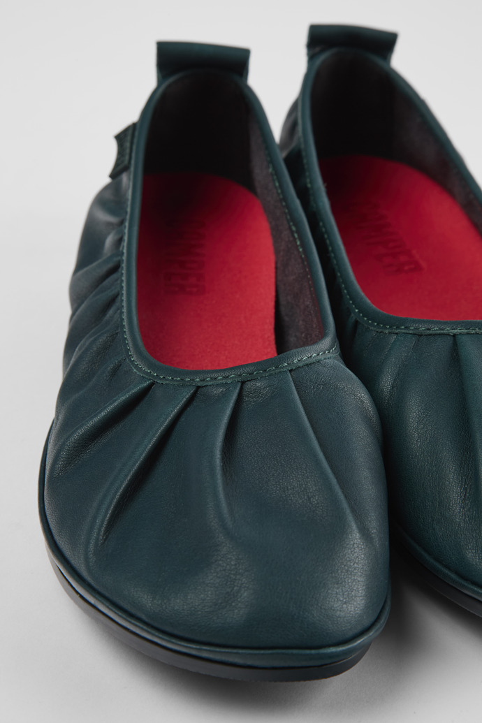 Right Green Leather Ballerina for Women