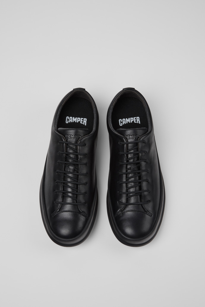 Chasis Sport Black Leather Shoes for Men.