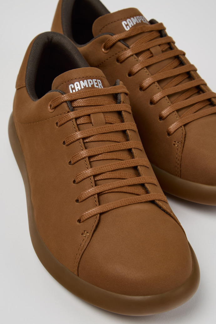 Pelotas Soller Brown Nubuck Sneakers for Men.
