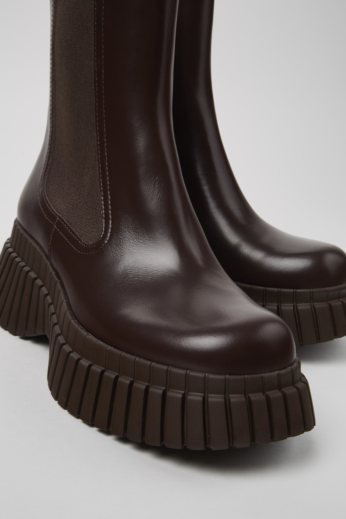BCN Brown leather chelsea boots for women