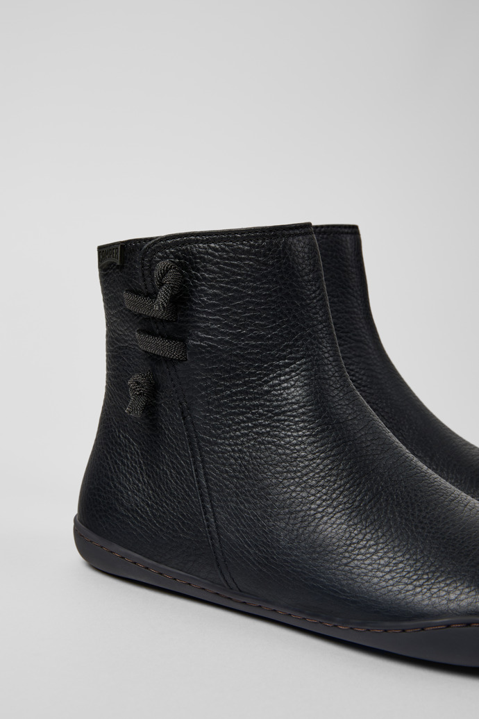 Peu Black Leather Ankle Boots for Women.