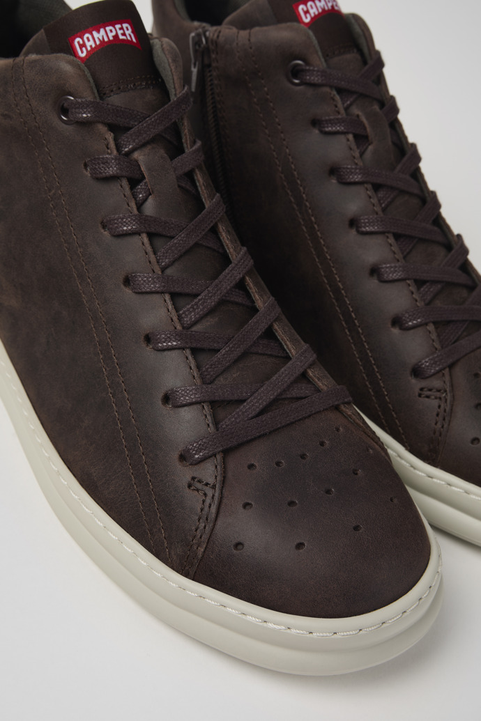 Runner Brown nubuck ankle boots for men