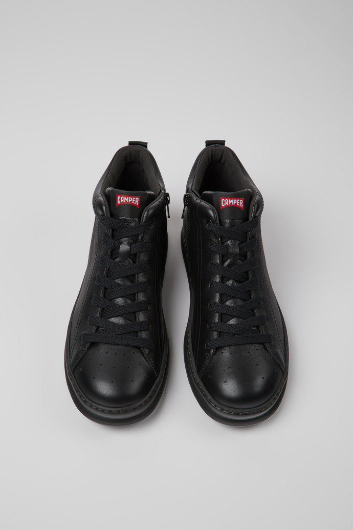 Runner Black Leather Ankle Boots for Men.