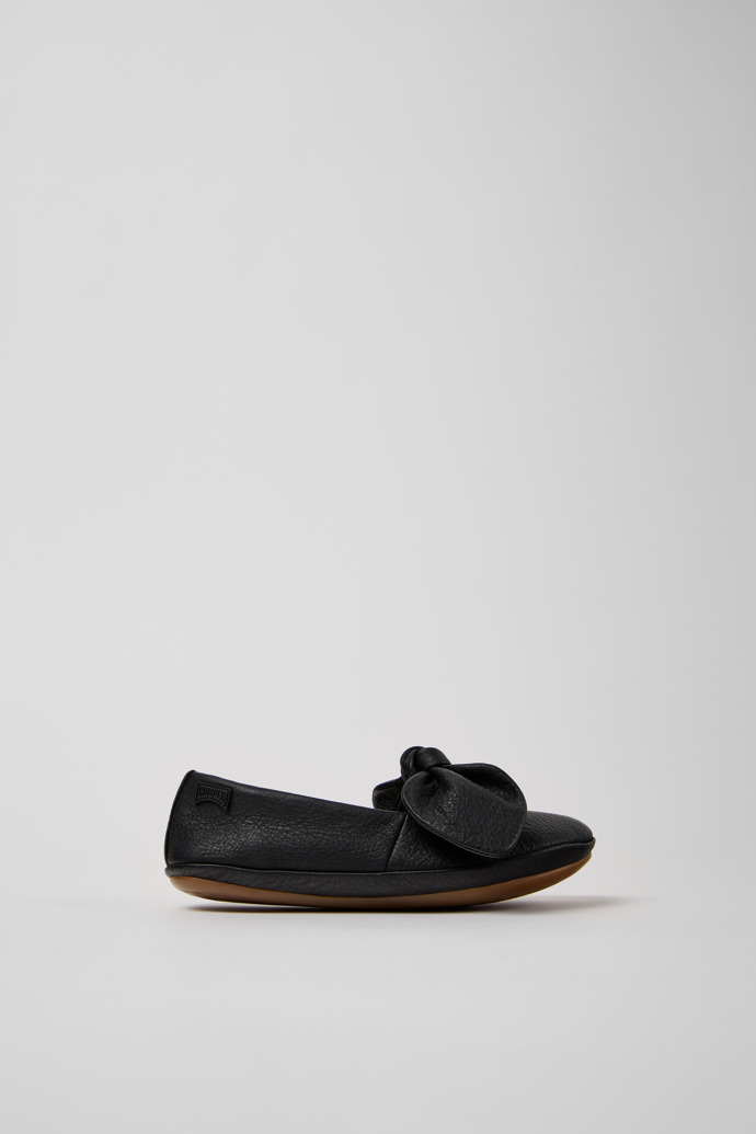 Right Nina Black Leather Ballerinas for Kids.