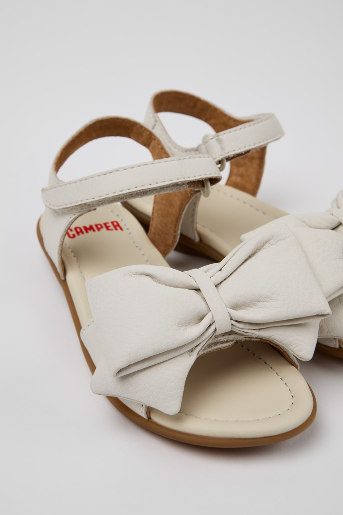Right White Leather Sandals for Kids.