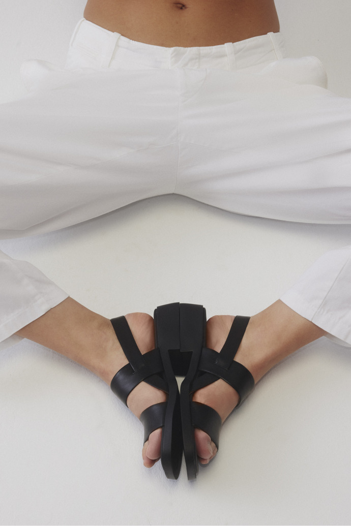 Dana Black Leather Sandals for Women.