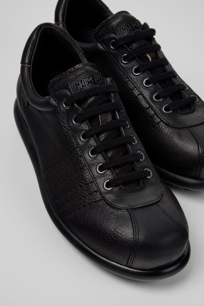 Pelotas Black Leather Shoes for Men.