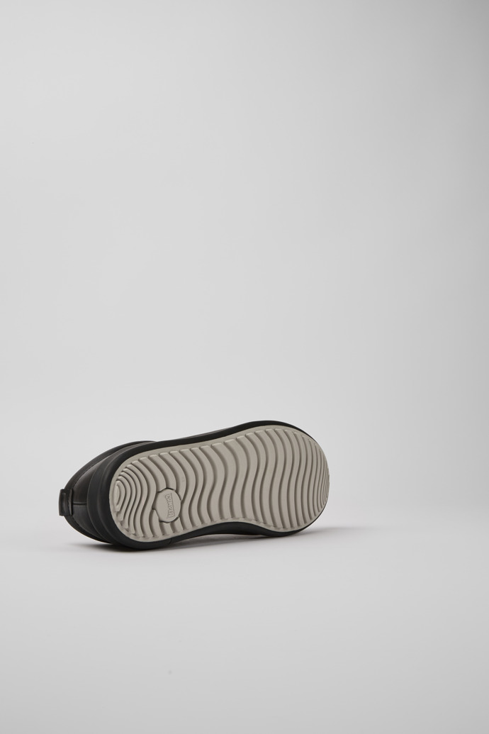 Chasis Sport Black Leather Shoes for Men.