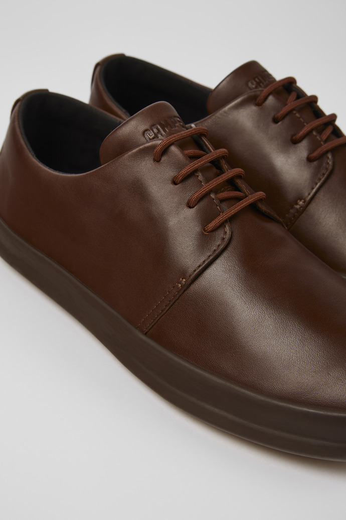 Chasis Brown Leather Shoes for Men.