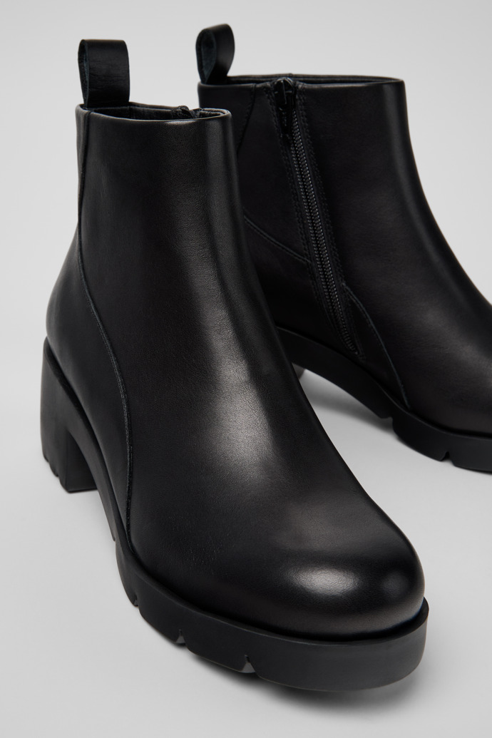 Wanda Black Leather Ankle Boots for Women.