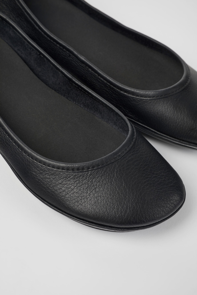 Right Black Ballerinas for Women