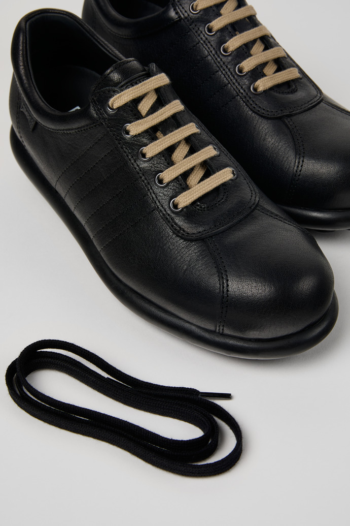 Pelotas Black Vegetable Tanned Leather Shoes for Women.