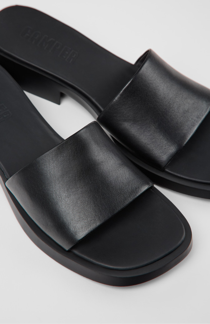 Dana Black Leather Sandals for Women.