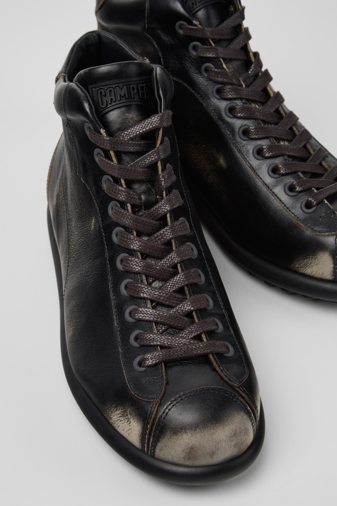 Pelotas Gray Leather Ankle Boots for Men.