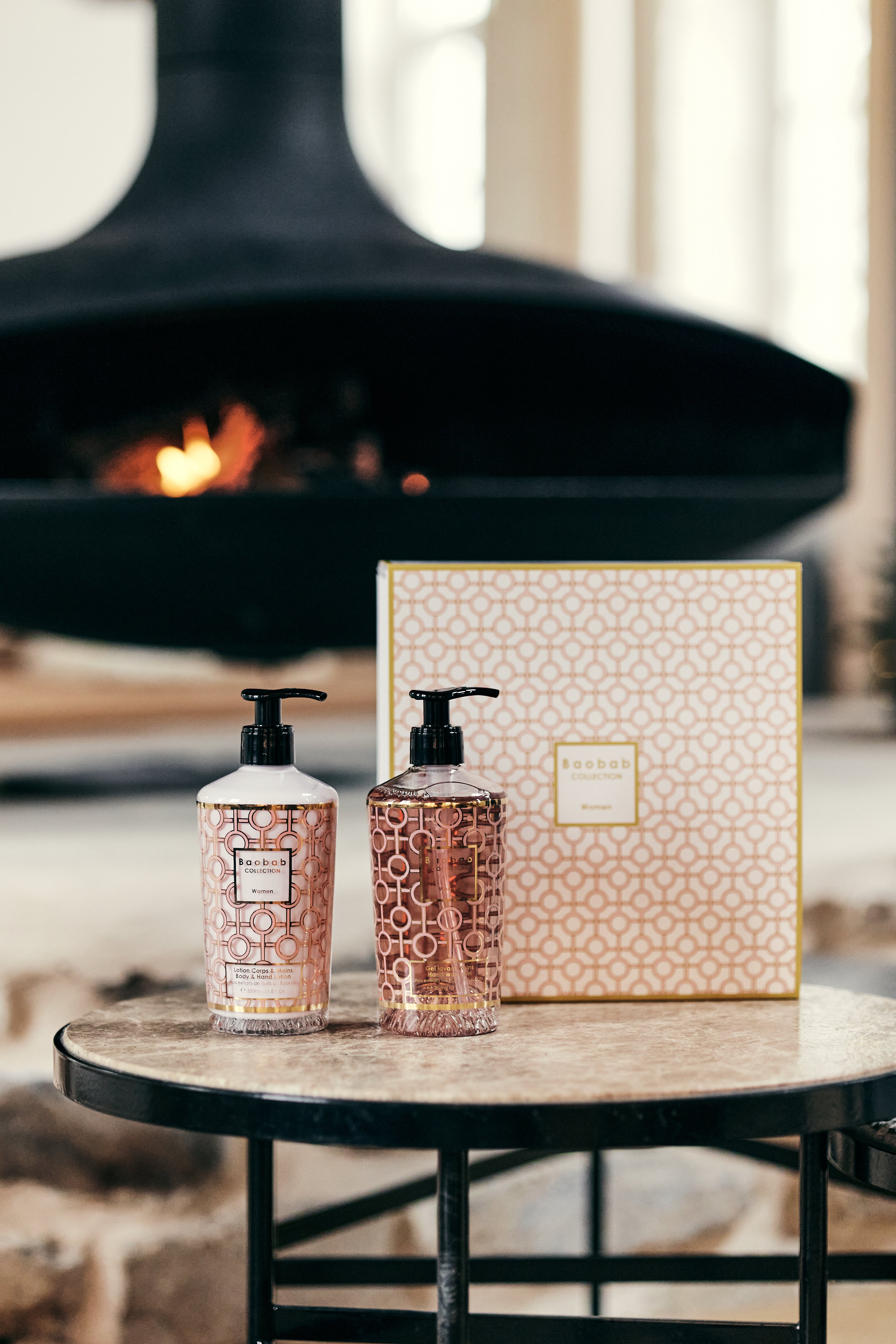 GIFT BOX WOMEN BODY & HAND LOTION AND HAND WASH GEL