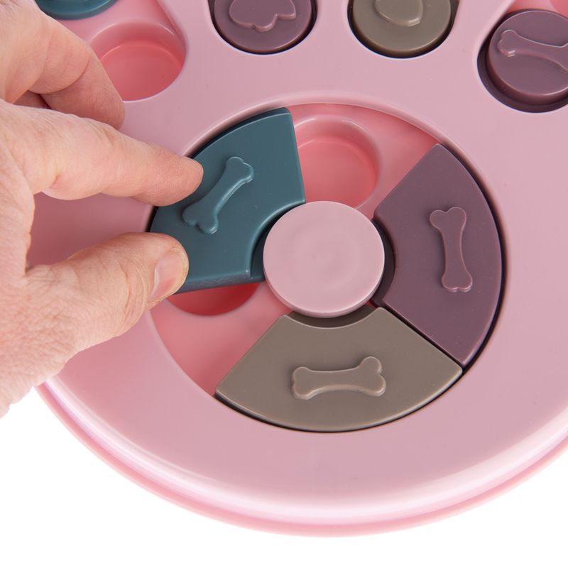 Intelligence Snack Paw Toy 24 x 24 x 3.2cm (L x W x H)