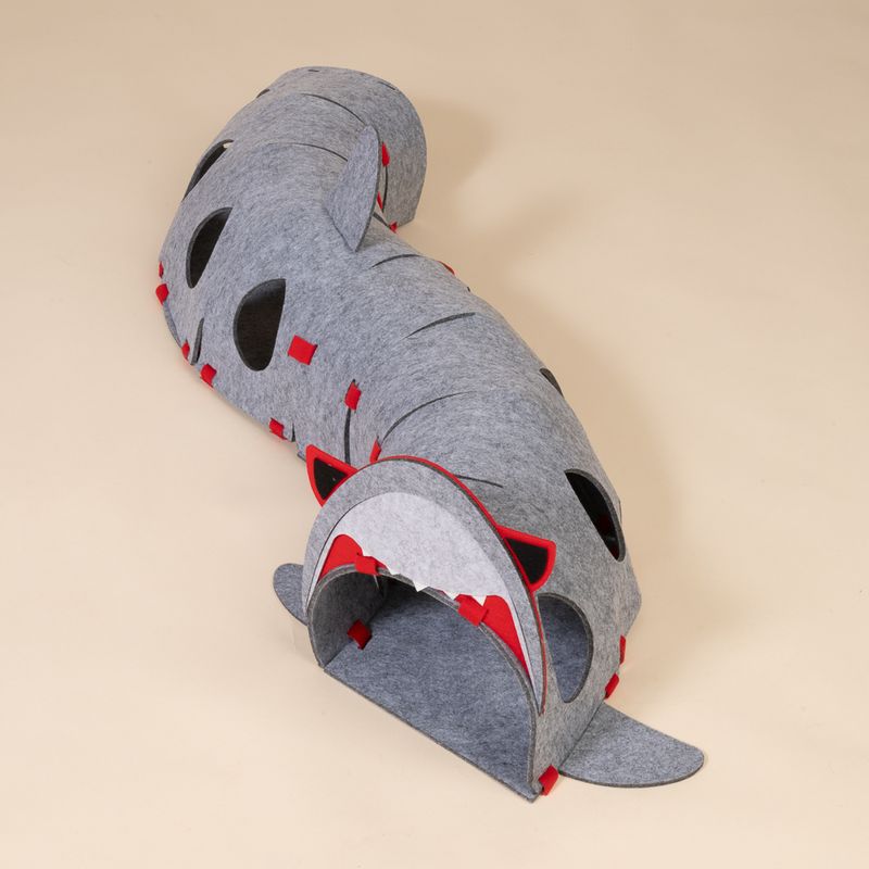 TIAKI Shark Cat Tunnel 100 x 23 x 21 cm (L x W x H)