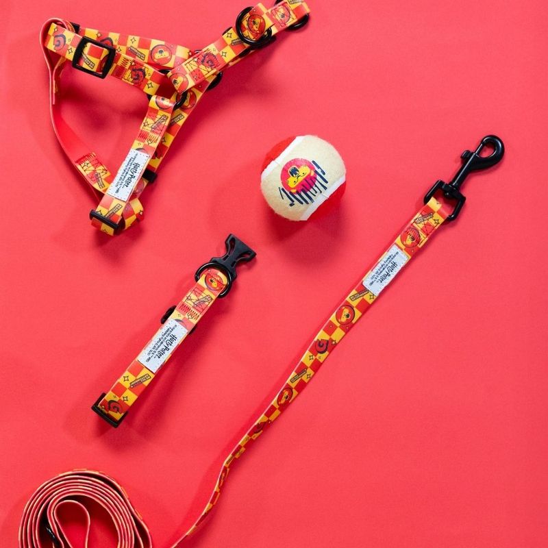 Harry Potter Gryffindor Harness Size S: Chest Circumference 39 - 51 cm