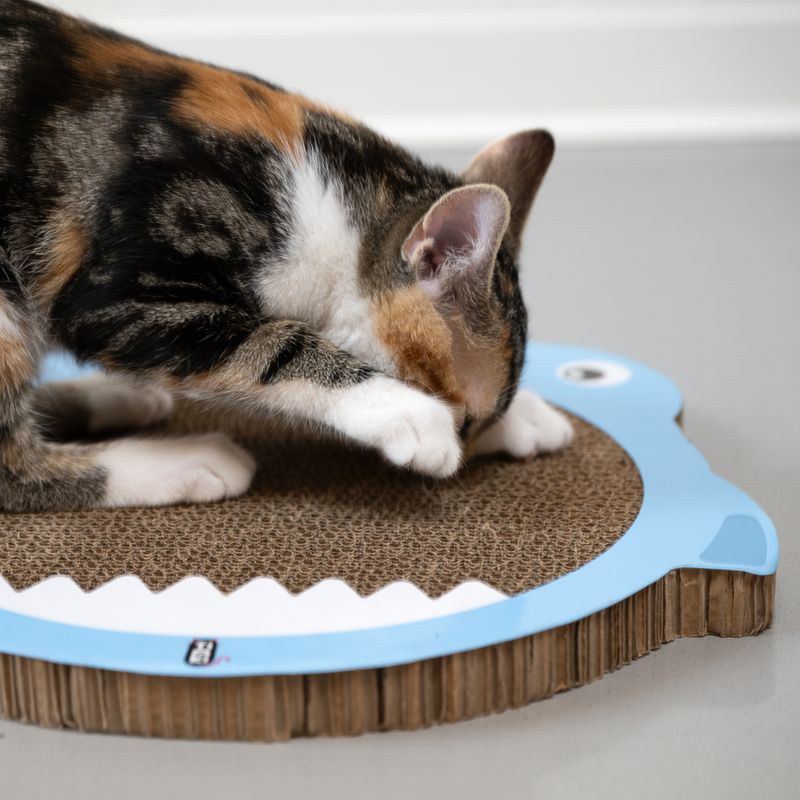 TIAKI Shark Jaws Scratching Furniture 35 x 37 x 2.5 cm (L x W x H)