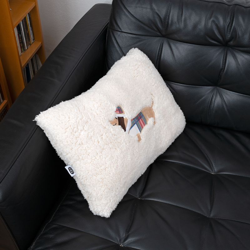 TIAKI Funny Winter Dog Cushion 50 x 30 cm (L x W)