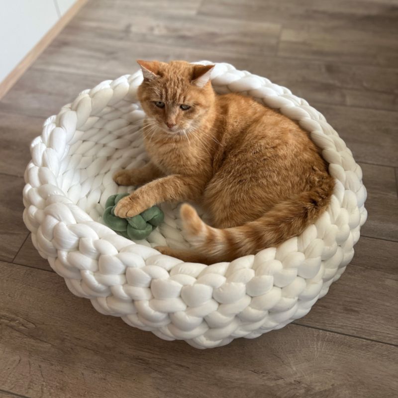 Aumüller Woven Cat Basket Rosé