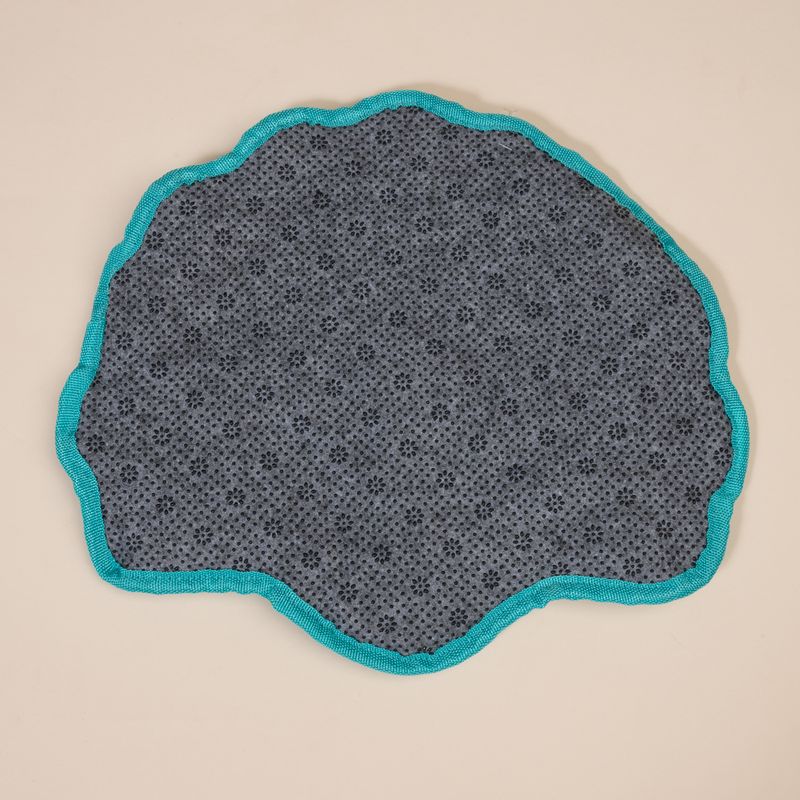 TIAKI Peacock Sniffing Mat 36 x 31 x 1 cm (L x W x H)