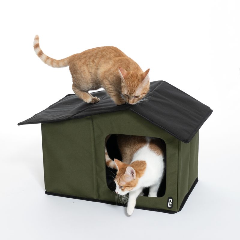 TIAKI Camo Cat House 58 x 42 x 37 cm (L x W x H)