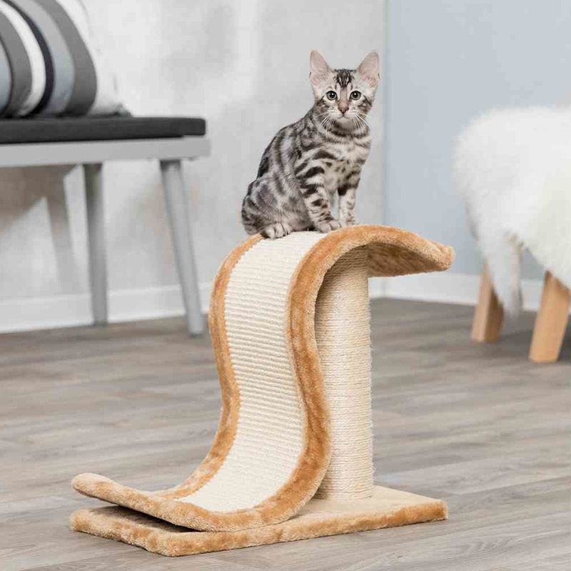 Trixie Inca Scratch Wave with Scratching Post approx. 44 x 25 x 39 cm (L x W x H)
