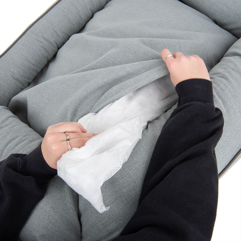 Modern Living Skara dog bed Size M: L 100 x W 70 x H 21 cm