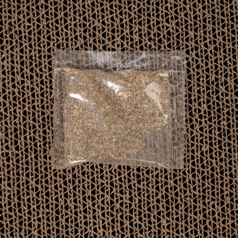 TIAKI Red Gift Box Scratching Furniture 37.5 x 37.5 x 50 cm (L x W x H)