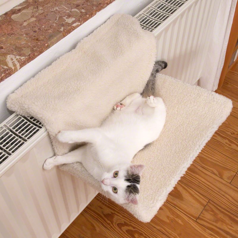 Relax Radiator Bed Sheepskin white