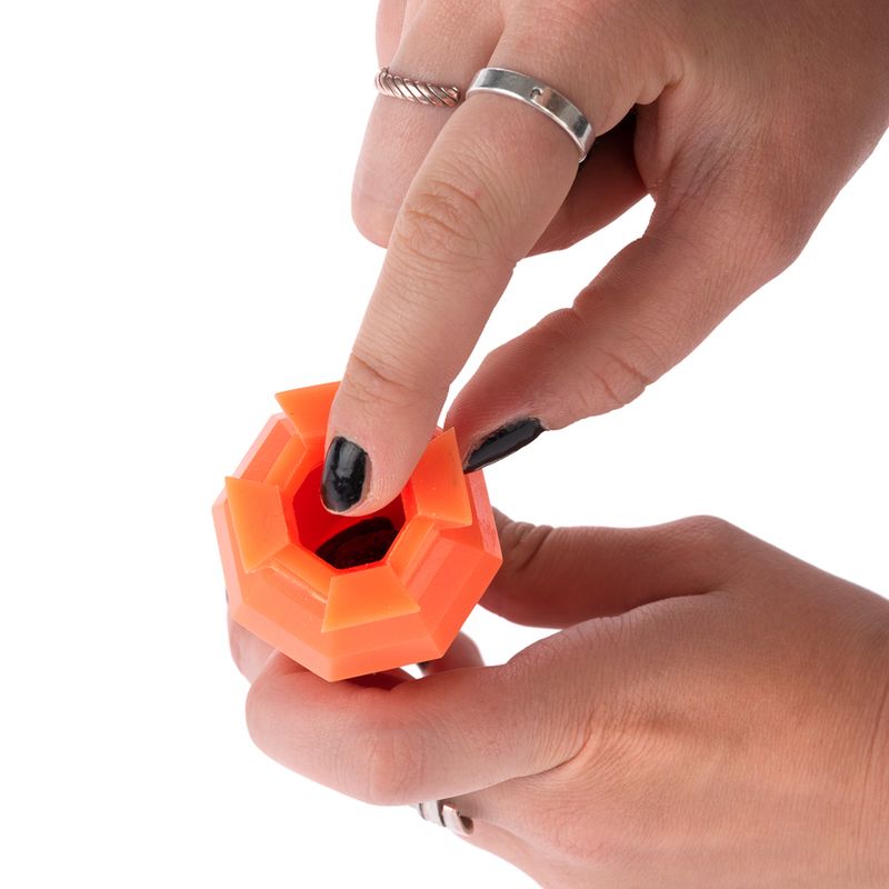 TIAKI Sniffing Toy Carrot L 14.2 x W 4.5 x H 4.5 cm