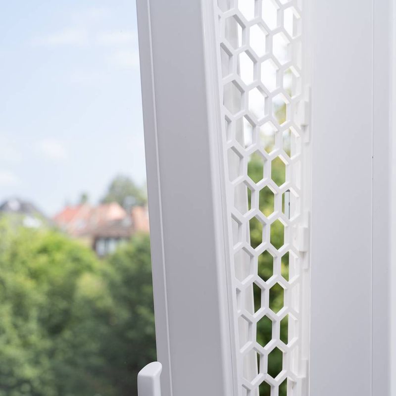 TIAKI protective grille for windows Economy set: Fastening on the window side (2 parts)