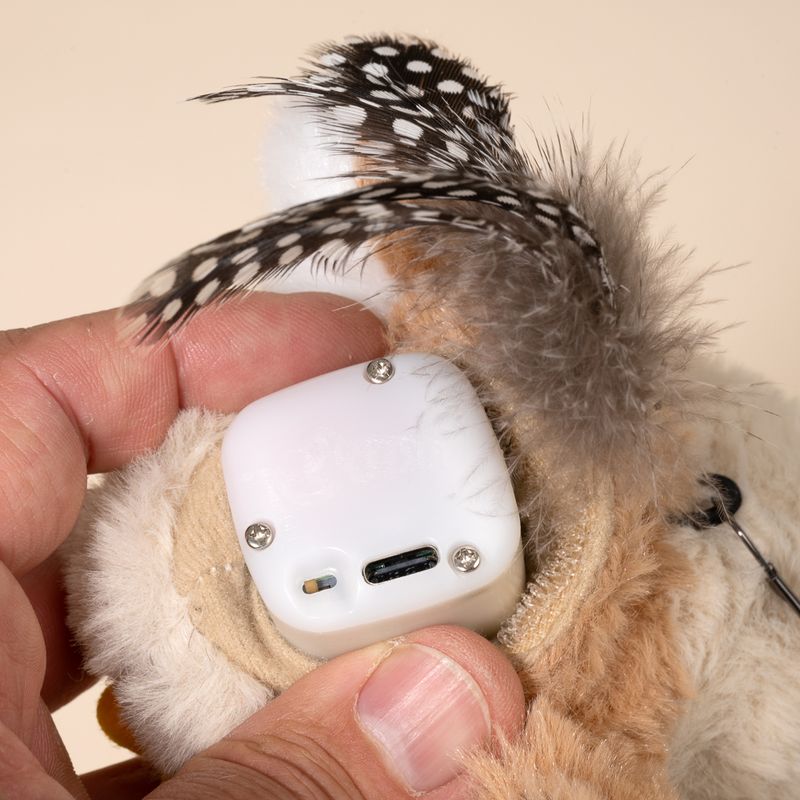 TIAKI Electronic Cat Dangler Toy Owl with Feathers 1 Dangler Toy
