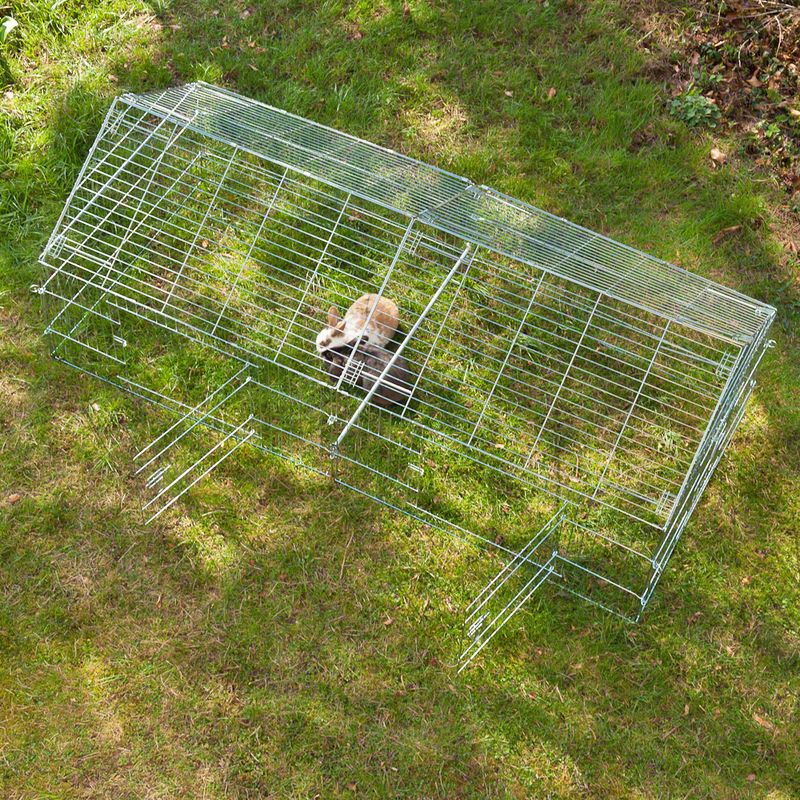 Kerbl Luxus Metal Run with pitched roof 220 x 103 x 85 cm (L x W x H)