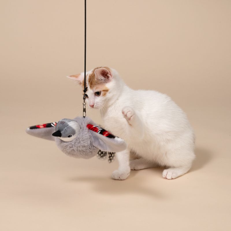 TIAKI Electronic Cat Fishing Rod Wall Runner with Feathers 1 Toy