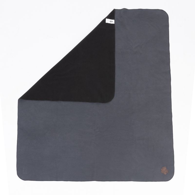 TIAKI dog blanket Nelly L 140 x W 125 cm