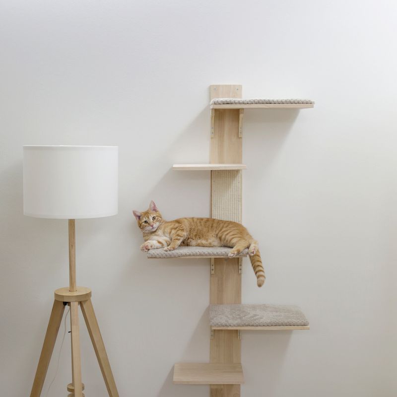 Kerbl Pet Timber Wall Scratching Post for Cats Natural / Grey