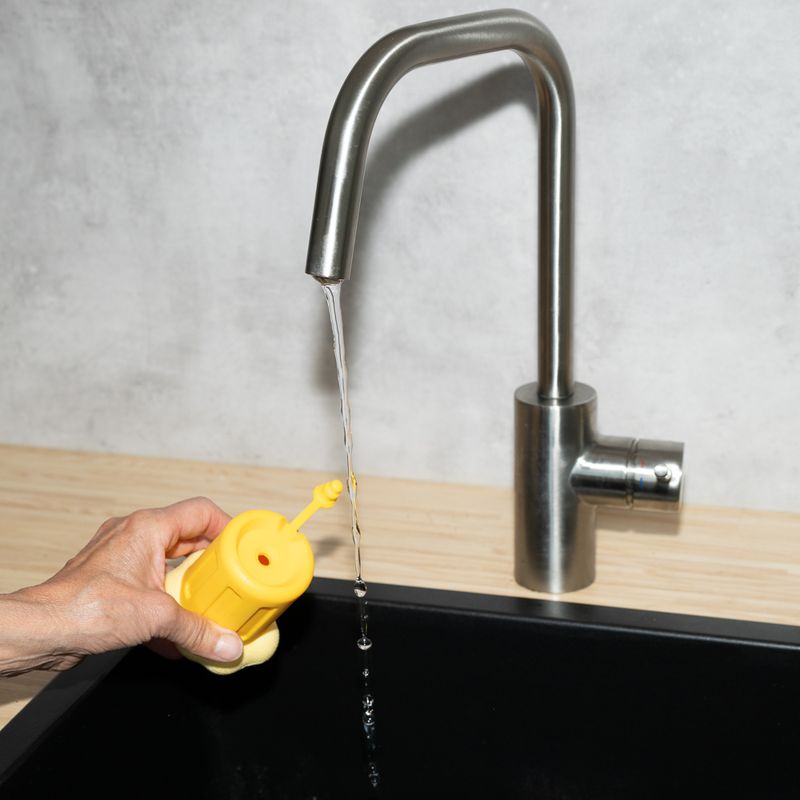 TIAKI Beer Mug Water Chew Toy 7.4 x 7.2 x 10.5 cm (L x W x H)