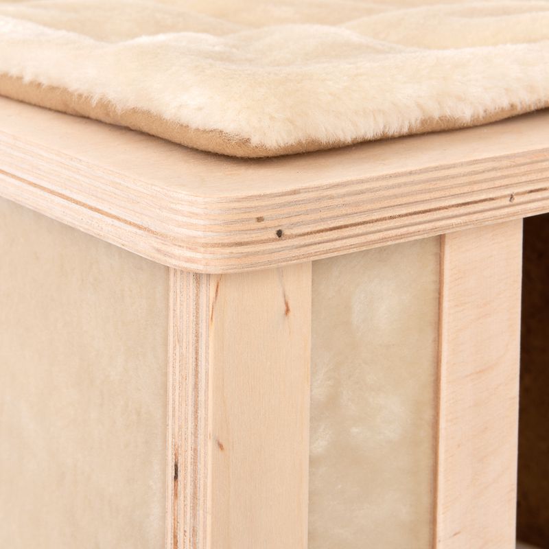 Natural Paradise Cat Tree Orchid Vanda S cream