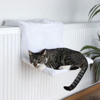 Trixie Deluxe Plush Radiator Bed - White 45 x 31 x 24 cm (L x W x H)