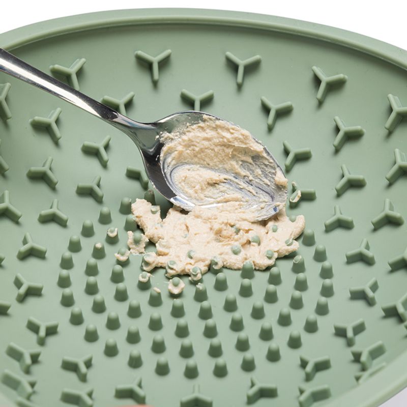 beeztees Silicone Lick Mat Light Blue: 19 x 19 x 4.5 cm (L x W x H)