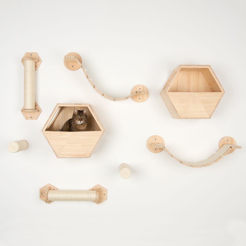 Lulu Wall Mounted Cat Den 49 x 30 x 42.5cm (L x W x H)