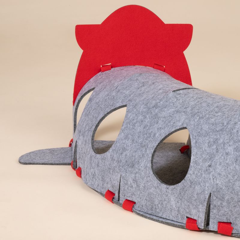 TIAKI Shark Cat Tunnel 100 x 23 x 21 cm (L x W x H)