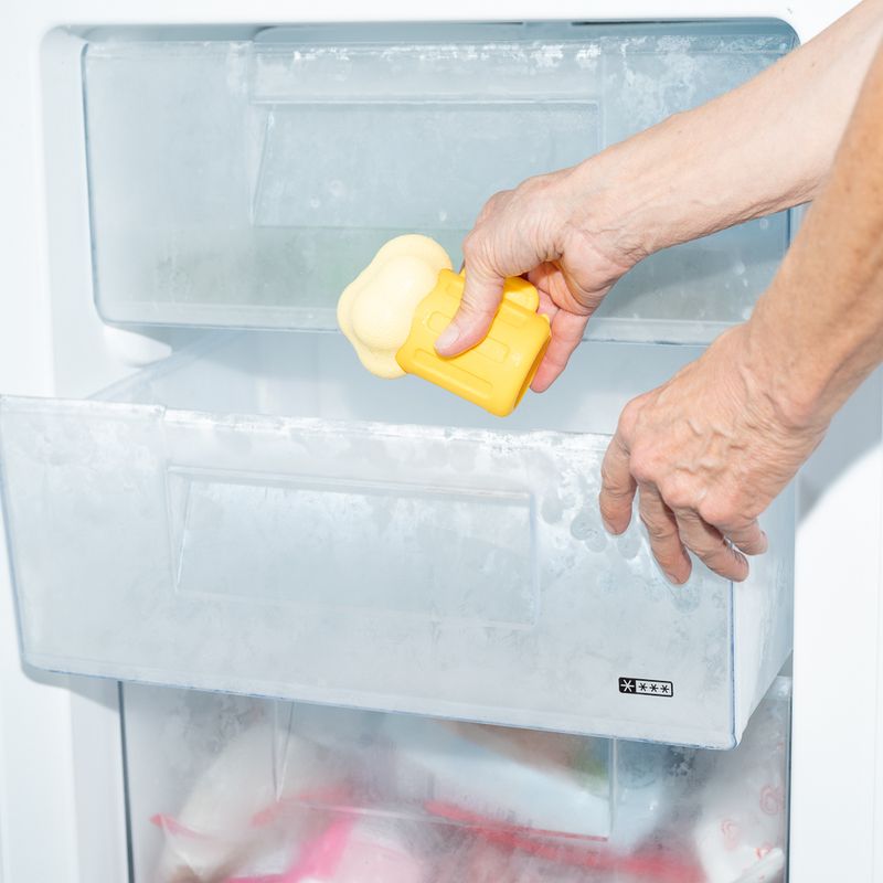 TIAKI Beer Mug Water Chew Toy 7.4 x 7.2 x 10.5 cm (L x W x H)