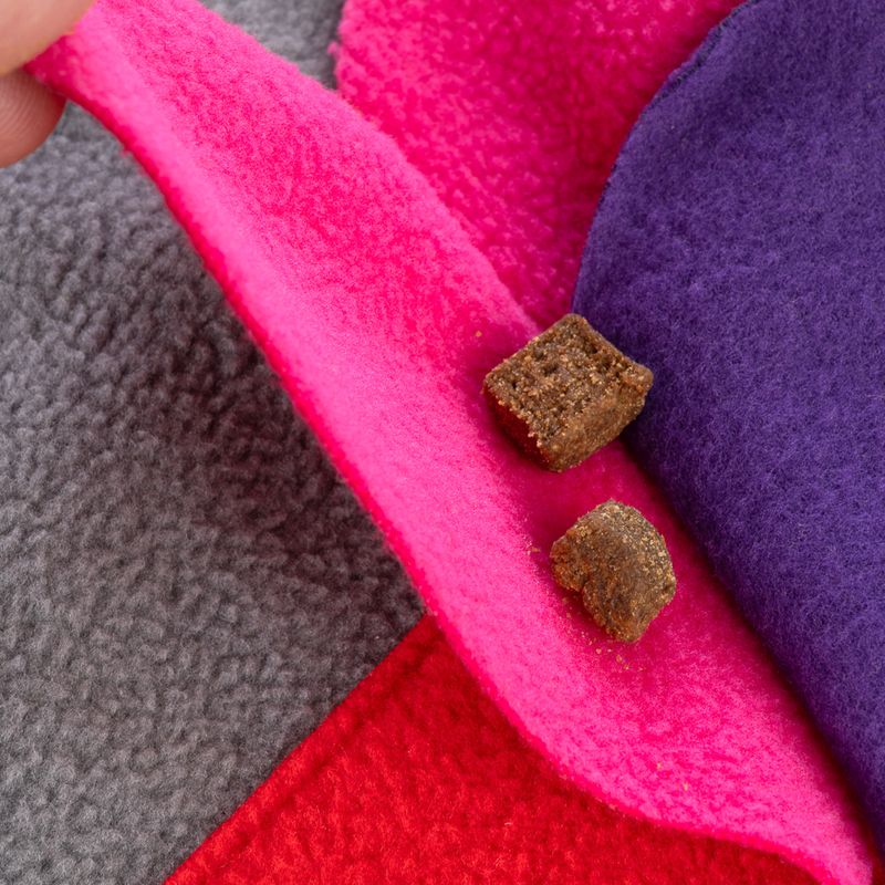 TIAKI Heart Sniffing Mat 50 x 50 cm (L x W)