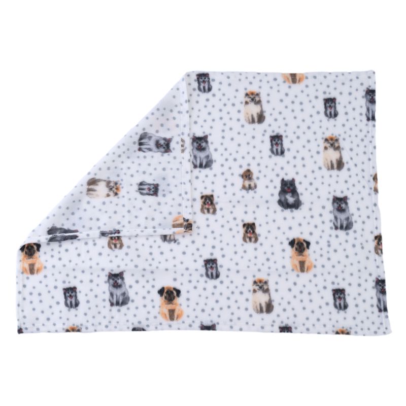 zooplus Basics Dogs & Dots Fleece Cuddle Blanket 100 x 70 cm (L x W)