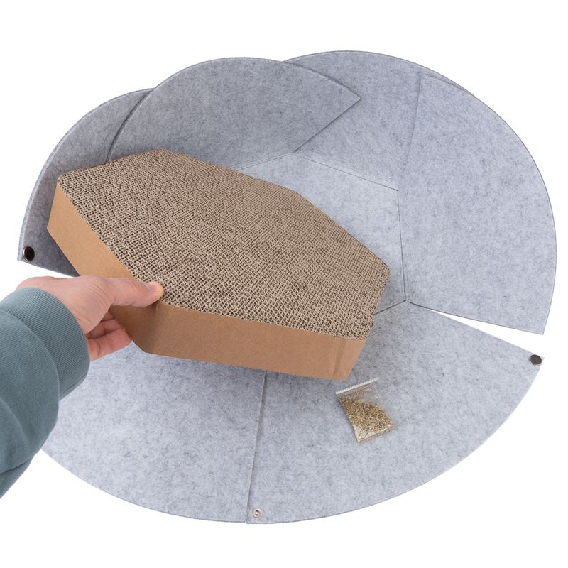 Modern Living Wujin scratching furniture 50 x 50 x 26cm (L x W x H)