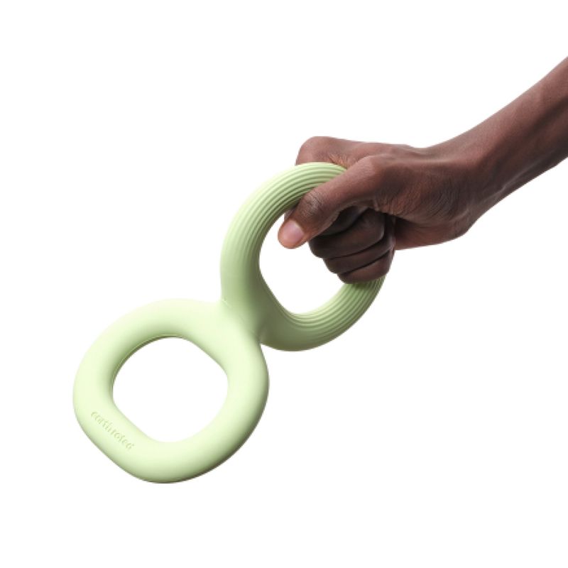 Earth Rated Natural Rubber Tug Toy Size S: 14 x 22.6cm (L x W)