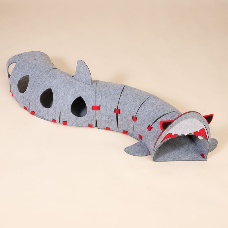 TIAKI Shark Cat Tunnel 100 x 23 x 21 cm (L x W x H)